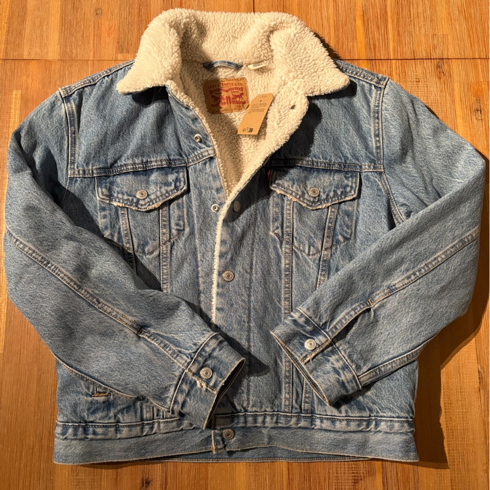 Levi’s 90s Sherpa Trucker Jacket size S New with Tag